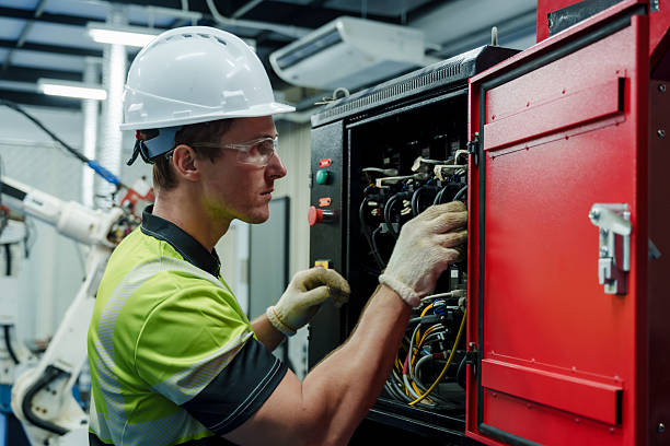 24/7 Emergency Emergency Electrician experts in Royal Pines, NC